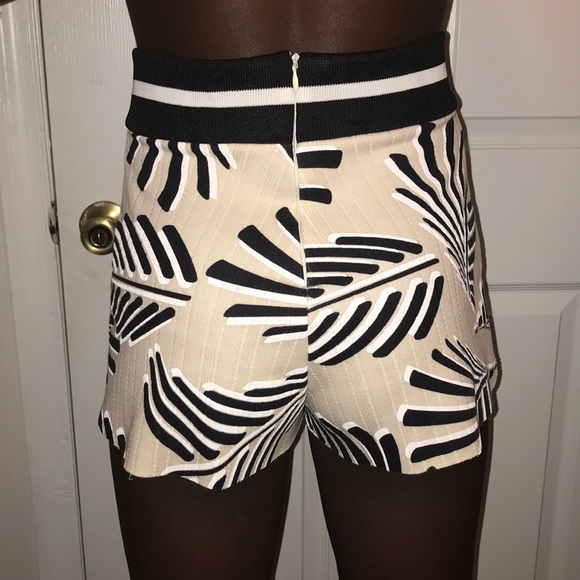 Zara Tropical-Print Shorts (Mid/High-Rise) - Picture 6 of 6